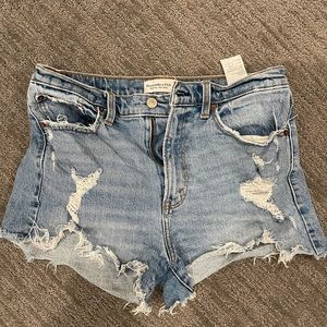 Abercrombie & Fitch High Rise Mom Short / size 29